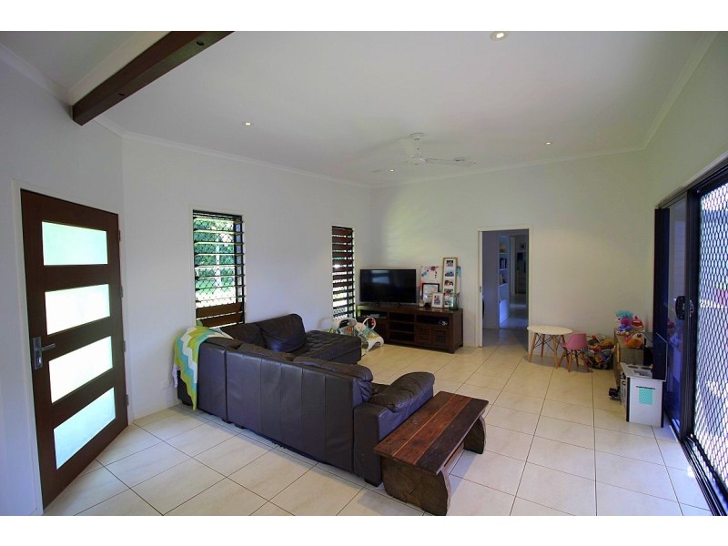11 Endeavour Avenue, Mission Beach QLD 4852