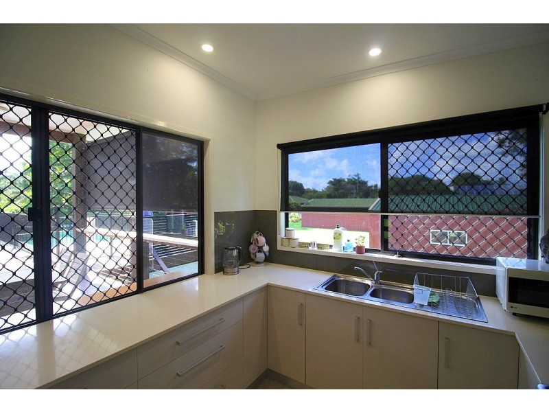 11 Endeavour Avenue, Mission Beach QLD 4852