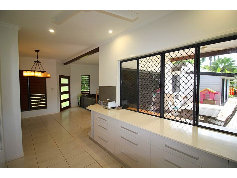 11 Endeavour Avenue, Mission Beach QLD 4852