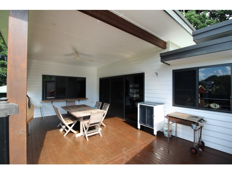 11 Endeavour Avenue, Mission Beach QLD 4852