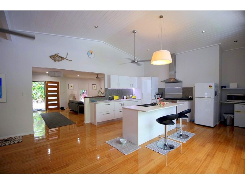 10 Dunkalli Crescent, Wongaling Beach QLD 4852