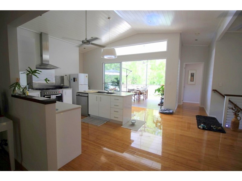 10 Dunkalli Crescent, Wongaling Beach QLD 4852