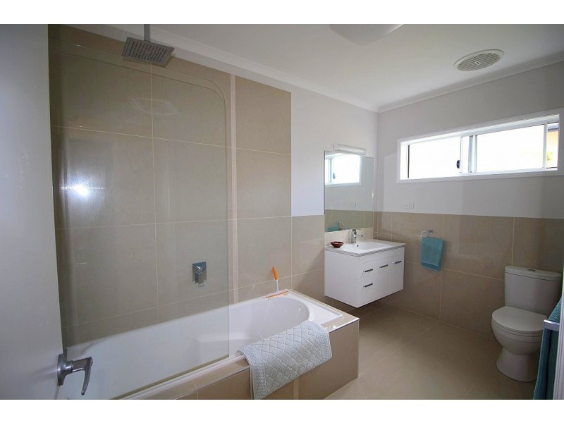 10 Dunkalli Crescent, Wongaling Beach QLD 4852