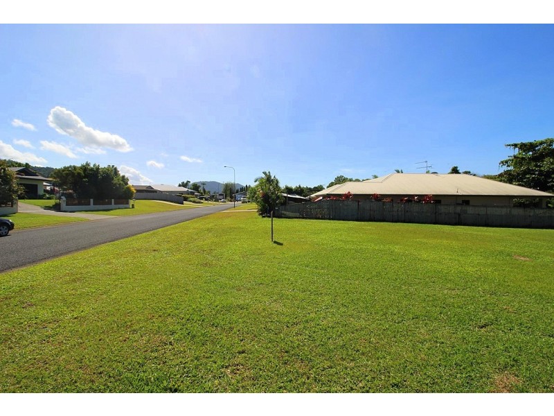 11 Oceanview Drive, Wongaling Beach QLD 4852