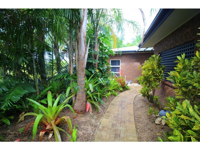 30 Cutten  Street, Bingil Bay QLD 4852