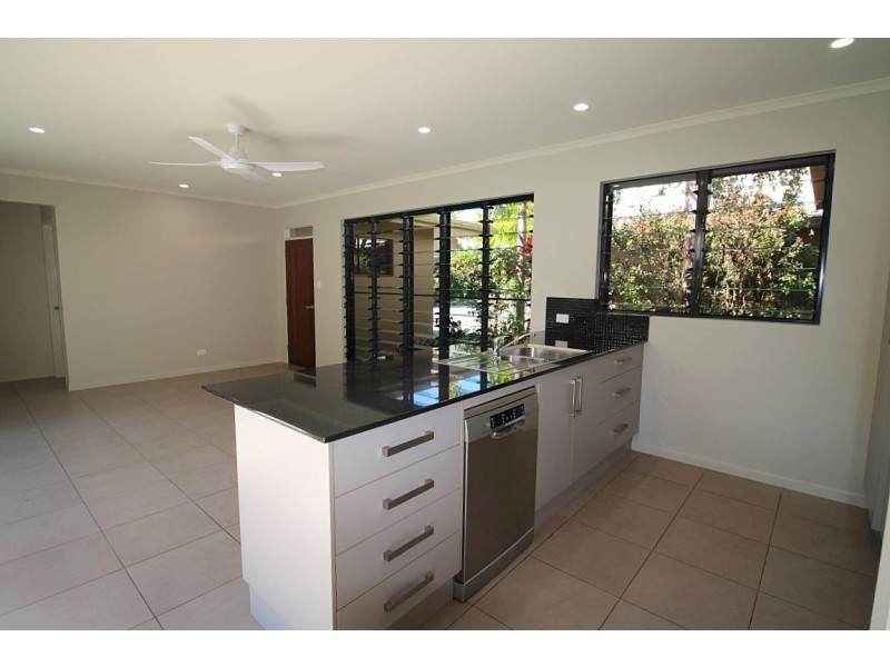 2/34 Mariner Drive, South Mission Beach QLD 4852