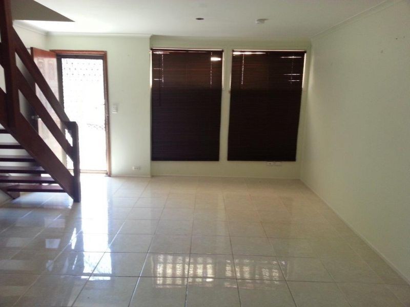 4/7 Christina Court, Mermaid Waters QLD 4218