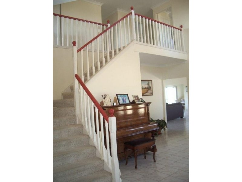 8 Kaydee Court, Miami QLD 4220