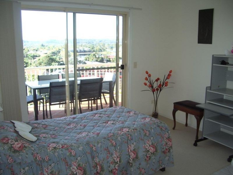 8 Kaydee Court, Miami QLD 4220