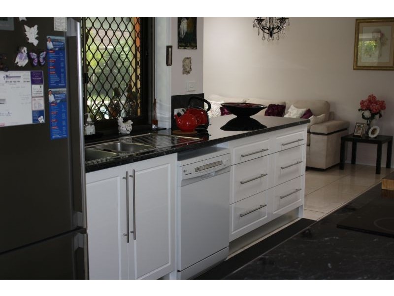 7 Mardella Court, Mermaid Waters QLD 4218