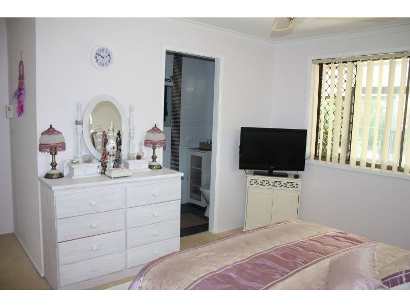 7 Mardella Court, Mermaid Waters QLD 4218