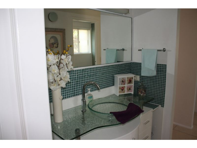 7 Mardella Court, Mermaid Waters QLD 4218