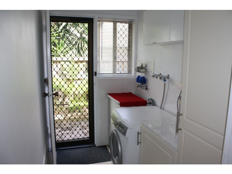 7 Mardella Court, Mermaid Waters QLD 4218