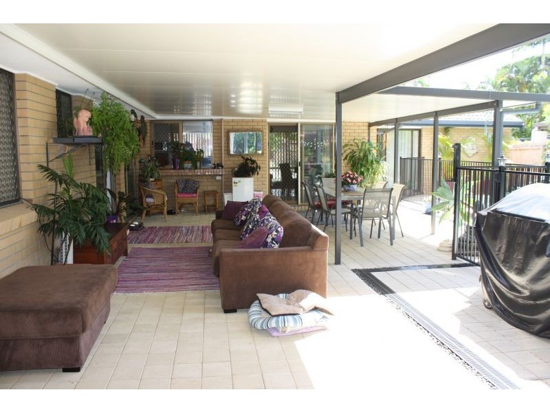 7 Mardella Court, Mermaid Waters QLD 4218