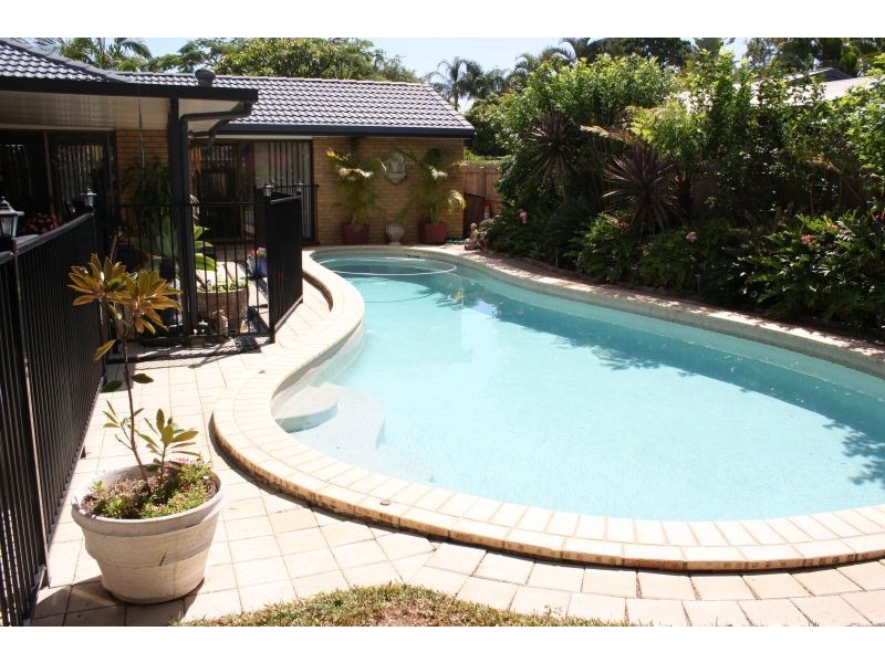 7 Mardella Court, Mermaid Waters QLD 4218