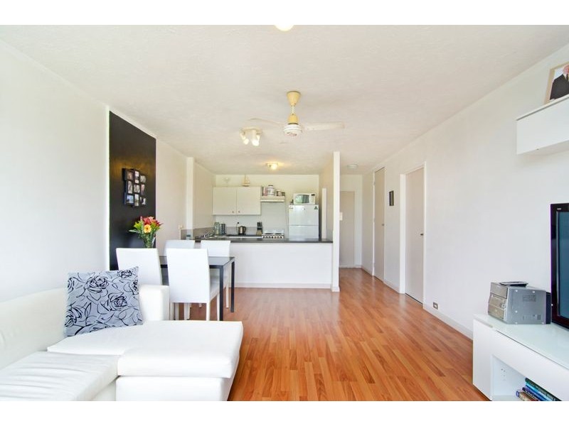 Clear Island Waters QLD 4226