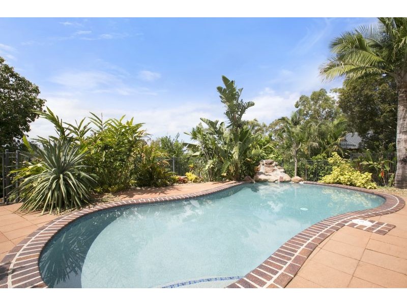 4 Moray, Highland Park QLD 4211