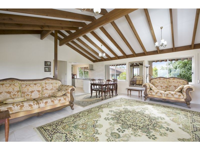 4 Moray, Highland Park QLD 4211