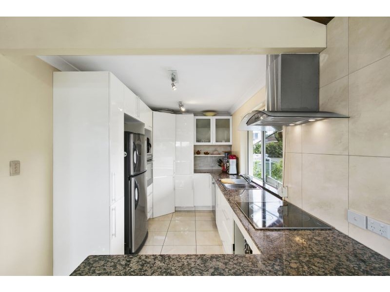 4 Moray, Highland Park QLD 4211