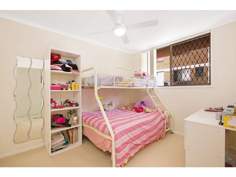 2/142 Surf Parade, Broadbeach QLD 4218