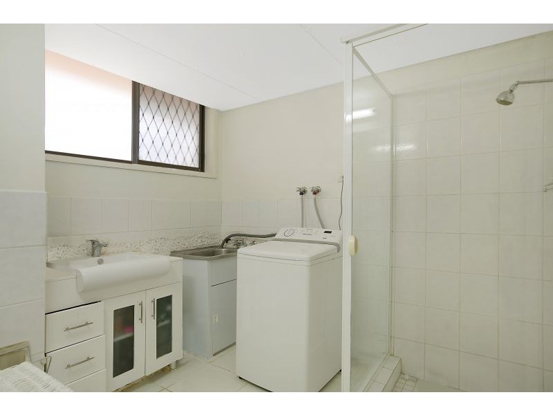 2/142 Surf Parade, Broadbeach QLD 4218