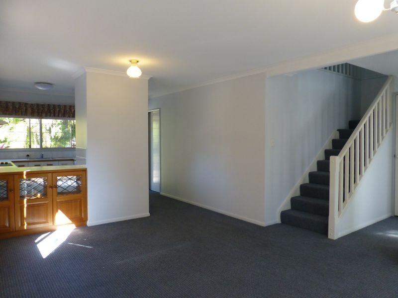 4/13 Booval St, Booval QLD 4304