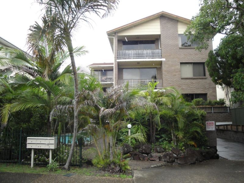 2/16 Rosewood Avenue, Broadbeach QLD 4218