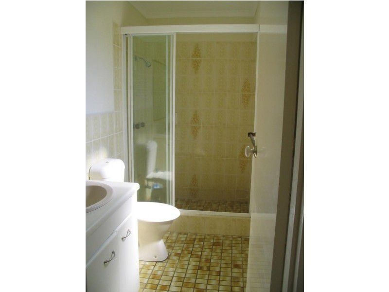 4 45 Chelsea Avenue, Broadbeach QLD 4218