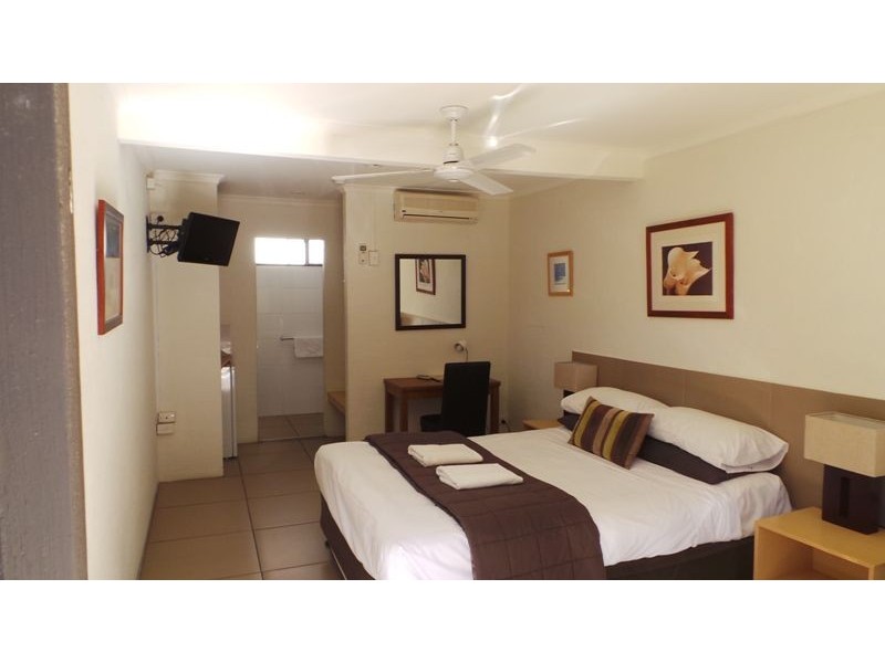 REF2267 Horizons Motel, Gold Coast Highway, Mermaid Beach QLD 4218