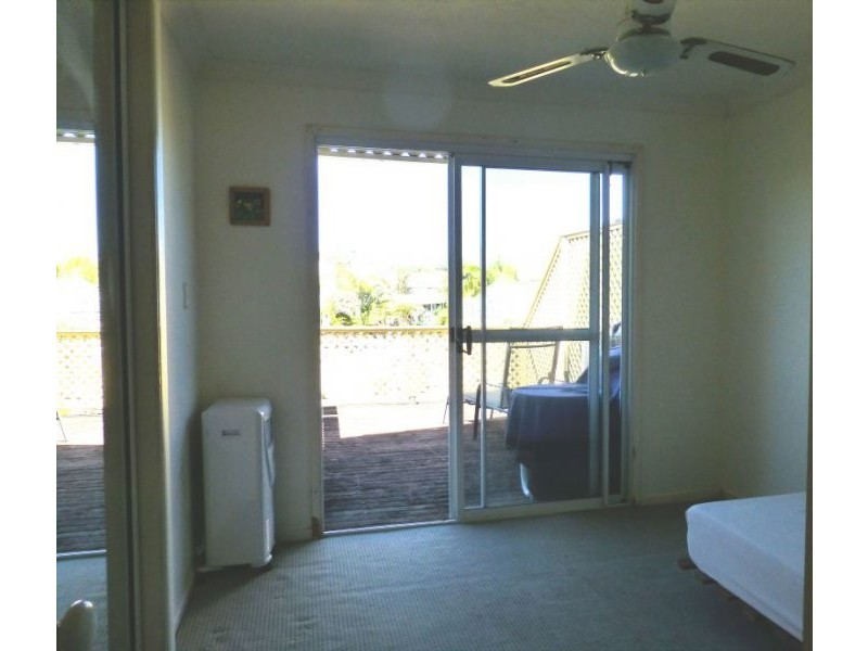 6/215 Cottesloe Drive, Mermaid Waters QLD 4218