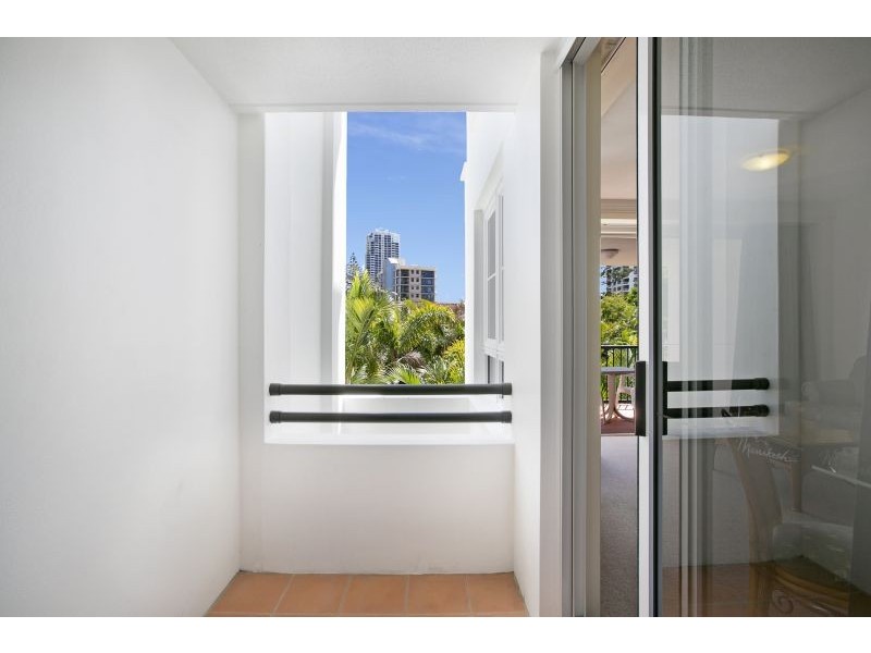 208/9 Beach Parade, Surfers Paradise QLD 4217