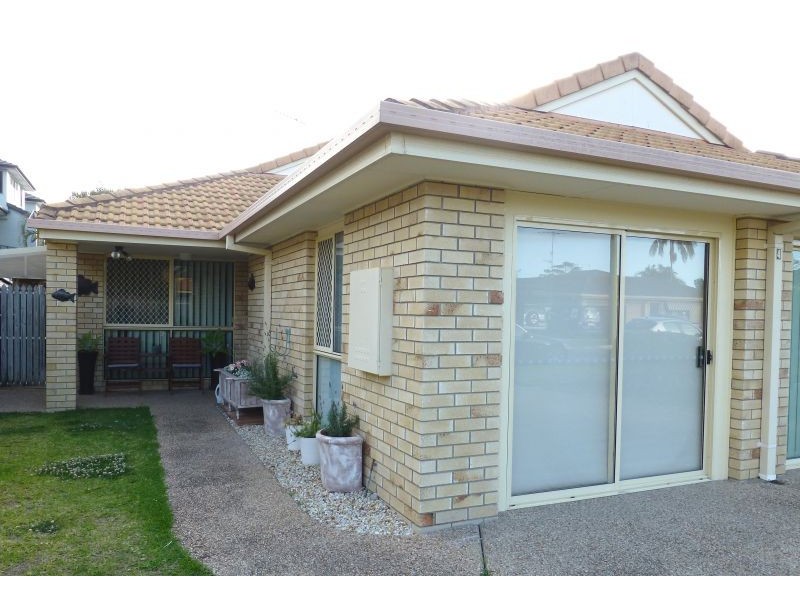 2/4 Morotai Ave, Palm Beach QLD 4221