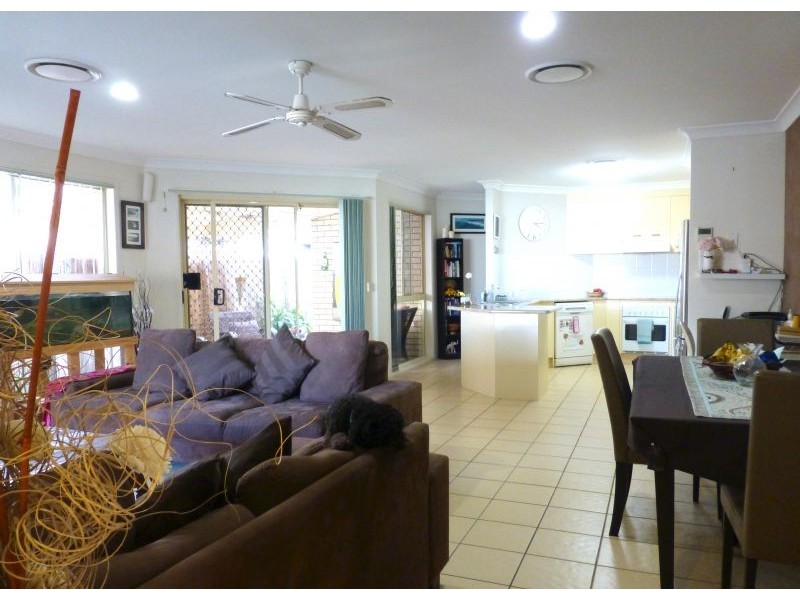 2/4 Morotai Ave, Palm Beach QLD 4221