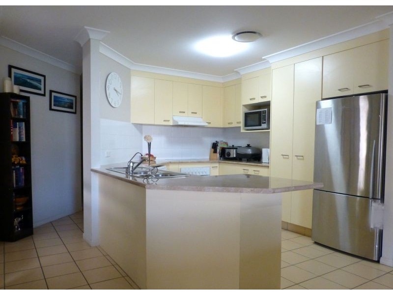 2/4 Morotai Ave, Palm Beach QLD 4221