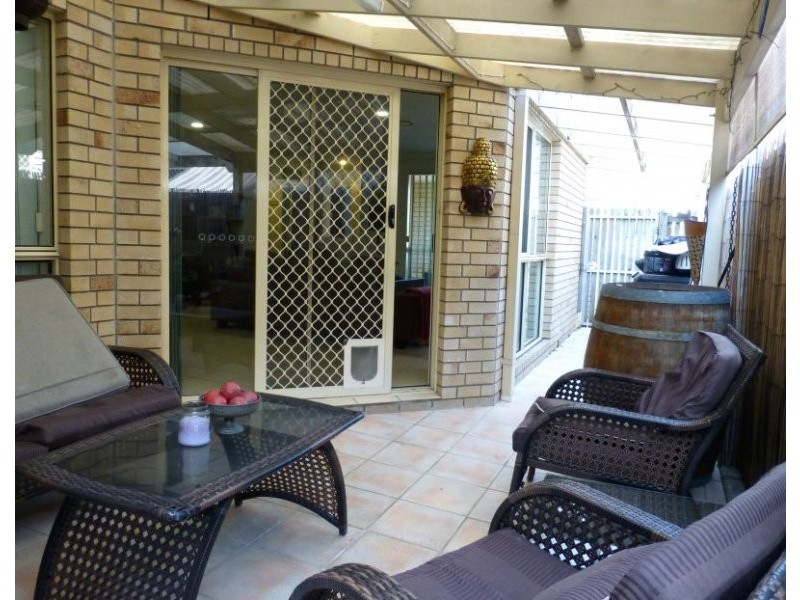 2/4 Morotai Ave, Palm Beach QLD 4221