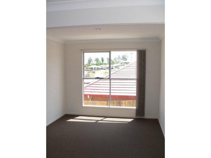 19 Aspect Tce, Springfield Lakes QLD 4300