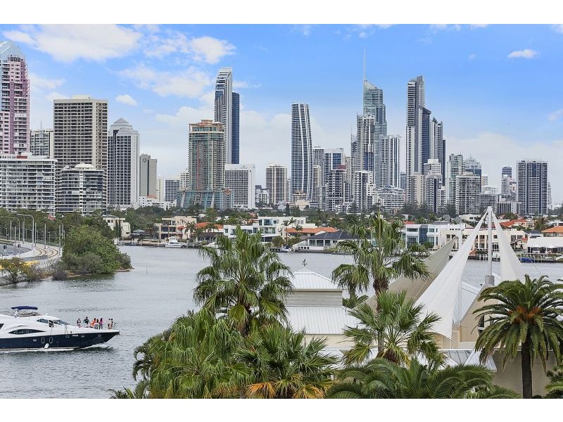 801/4 Como Crescent “Sundale Precinct A2 Marina”, Southport QLD 4215