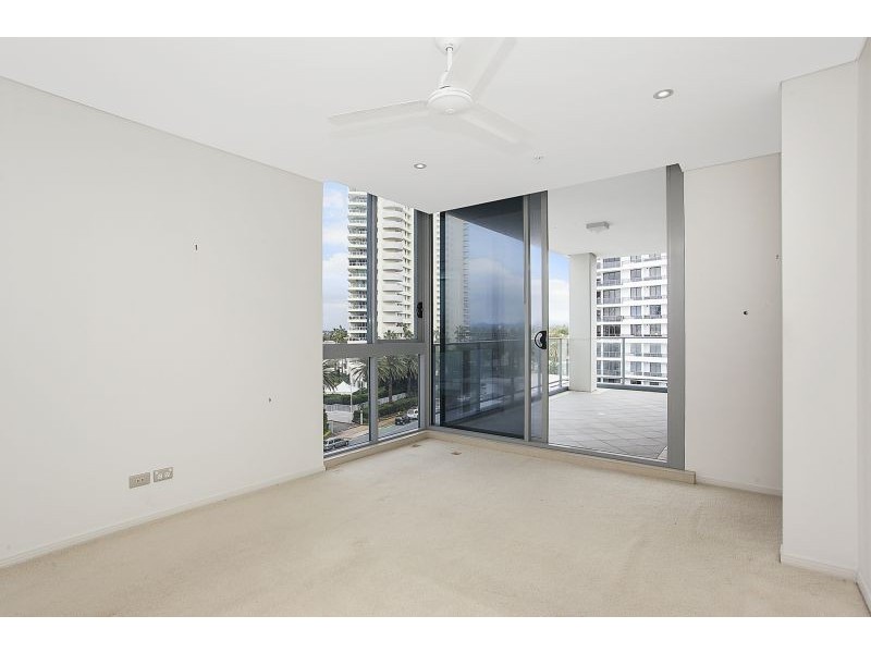 801/4 Como Crescent “Sundale Precinct A2 Marina”, Southport QLD 4215