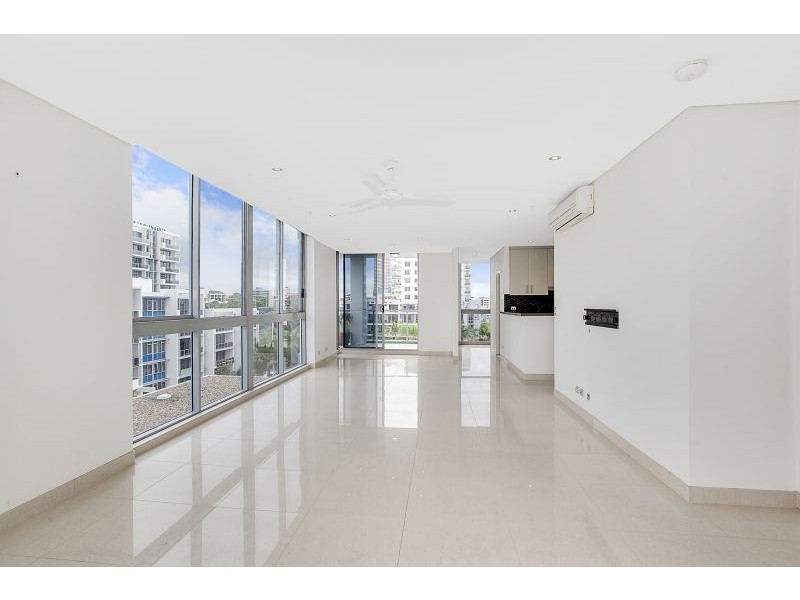 801/4 Como Crescent “Sundale Precinct A2 Marina”, Southport QLD 4215