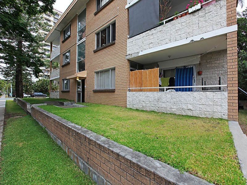 2/124 Surf Parade, Broadbeach QLD 4218