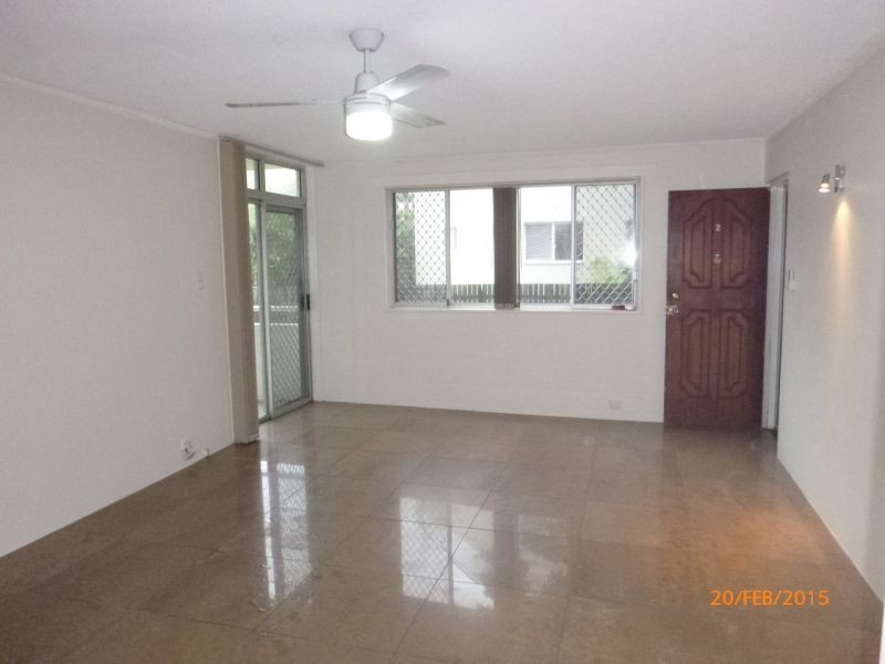 2/124 Surf Parade, Broadbeach QLD 4218