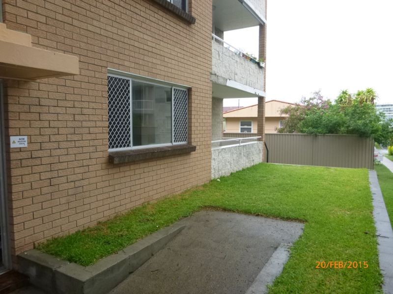 2/124 Surf Parade, Broadbeach QLD 4218