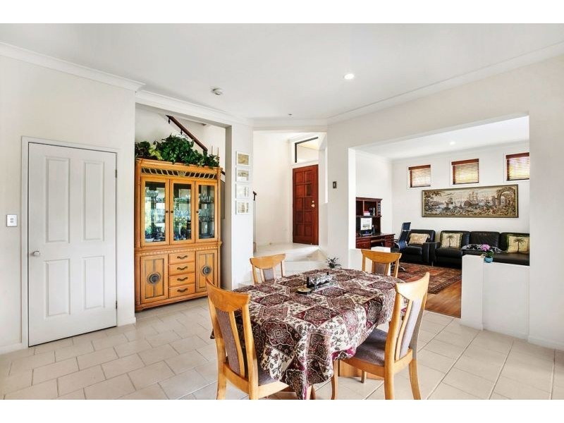 2/1 Sarah Place, Ashmore QLD 4214