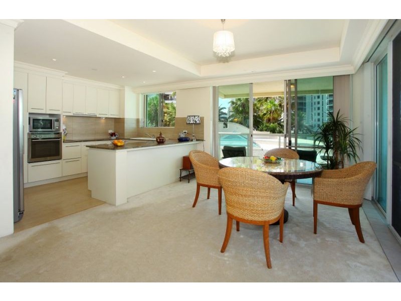 75 Brighton Parade, Southport QLD 4215