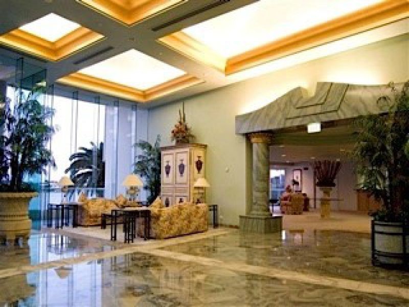 75 Brighton Parade, Southport QLD 4215