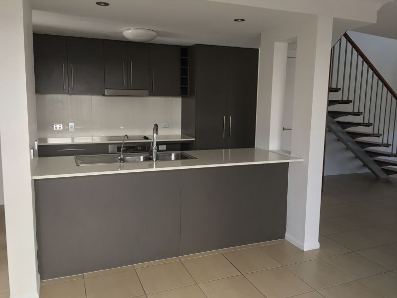 73 Venice Str, Burleigh Waters QLD 4220