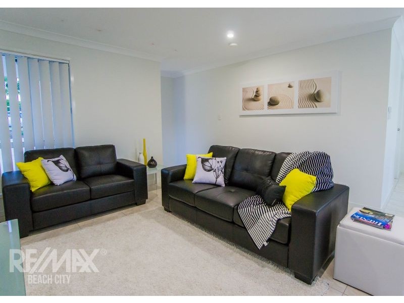 11 Ainslie Street, Pacific Pines QLD 4211