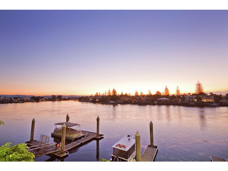 RENT 2890 Gold Coast Highway, Surfers Paradise QLD 4217