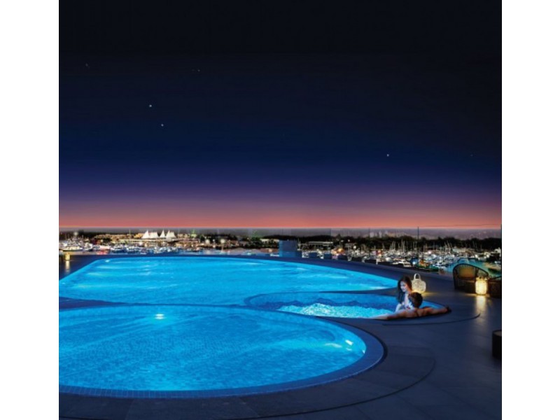 2 Como Crescent, Southport QLD 4215