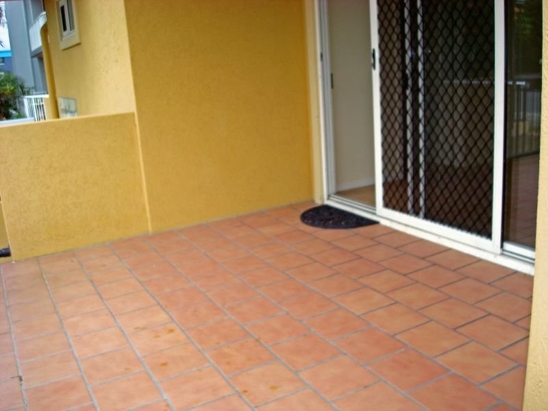 2/37 Sunbrite, Mermaid Beach QLD 4218